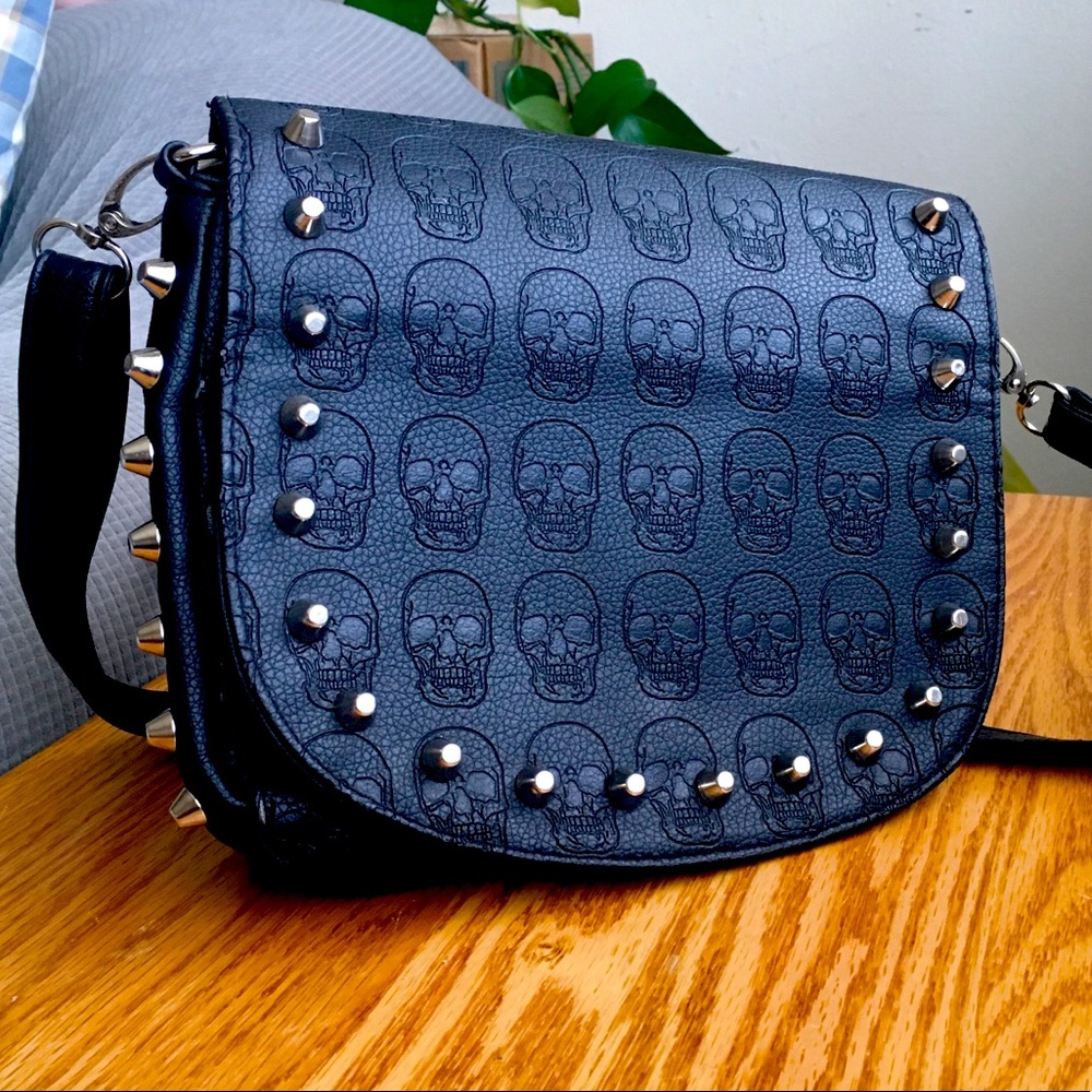 Small Skull-design Crossbody Bag